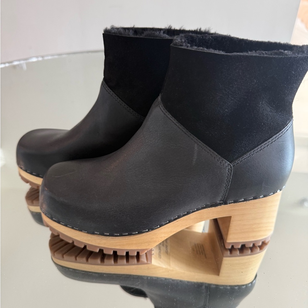 Mia Shoes Black Leather Clogs with Wooden Heel (Josi Boot)
